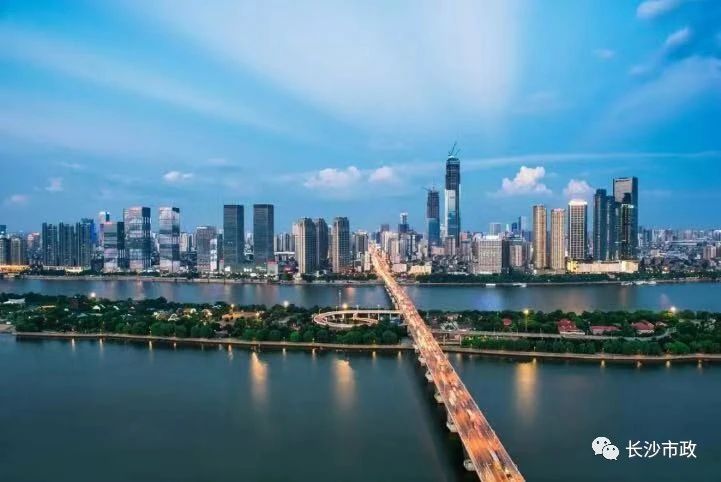 以城市，見未來；與城市，共成長